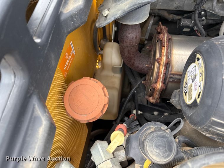 image for item ND9504 2017 John Deere 324E skid steer loader