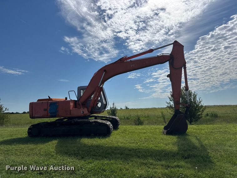 image for item NJ9031 1990 Hitachi EX200LC-2 excavator