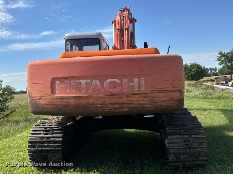image for item NJ9031 1990 Hitachi EX200LC-2 excavator