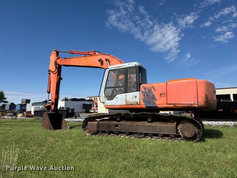 image for item NJ9031 1990 Hitachi EX200LC-2 excavator