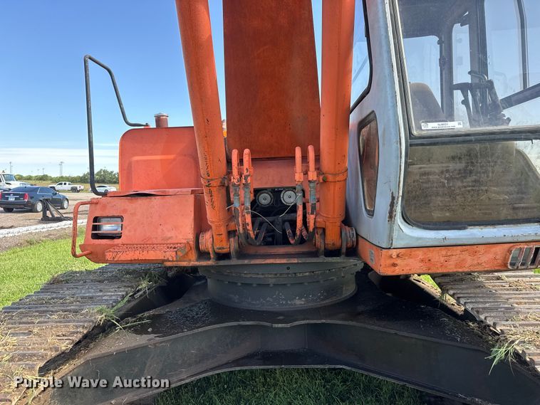image for item NJ9031 1990 Hitachi EX200LC-2 excavator