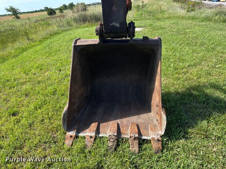 image for item NJ9031 1990 Hitachi EX200LC-2 excavator