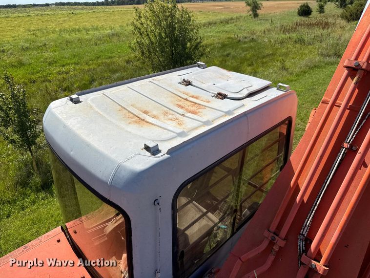 image for item NJ9031 1990 Hitachi EX200LC-2 excavator