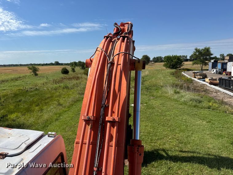 image for item NJ9031 1990 Hitachi EX200LC-2 excavator