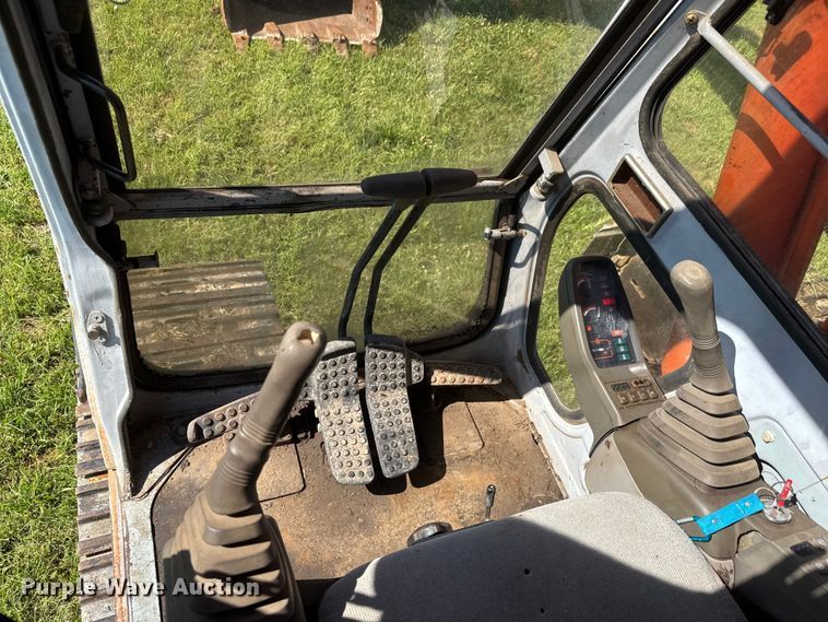 image for item NJ9031 1990 Hitachi EX200LC-2 excavator