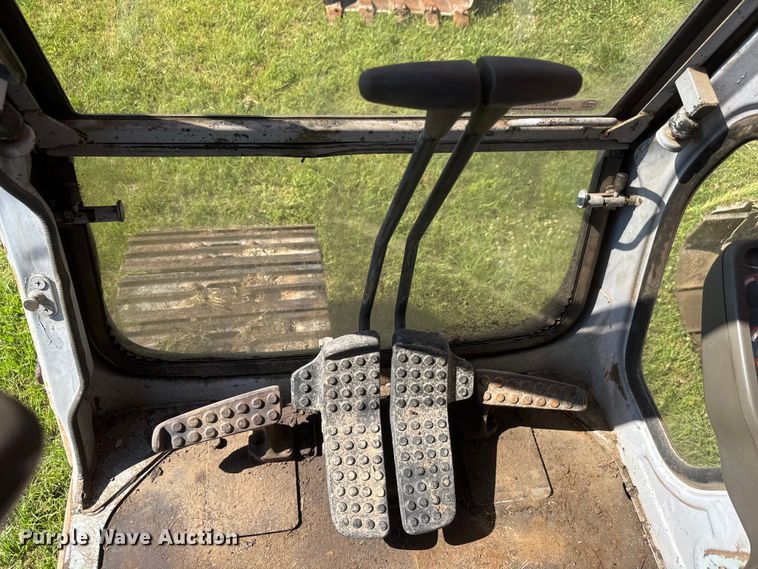 image for item NJ9031 1990 Hitachi EX200LC-2 excavator