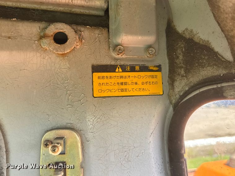 image for item NJ9031 1990 Hitachi EX200LC-2 excavator