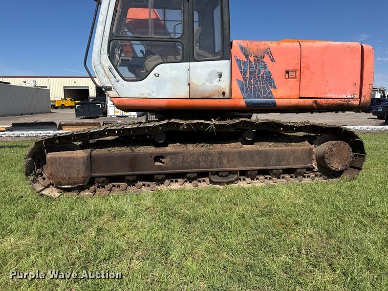 image for item NJ9031 1990 Hitachi EX200LC-2 excavator