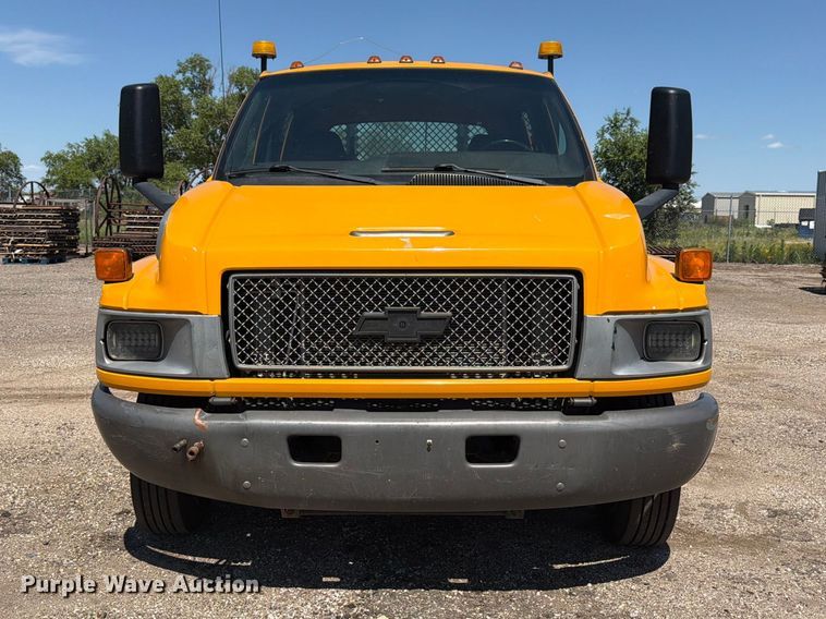 image for item NJ9043 2007 Chevrolet C4500 Crew Cab dump flatbed truck