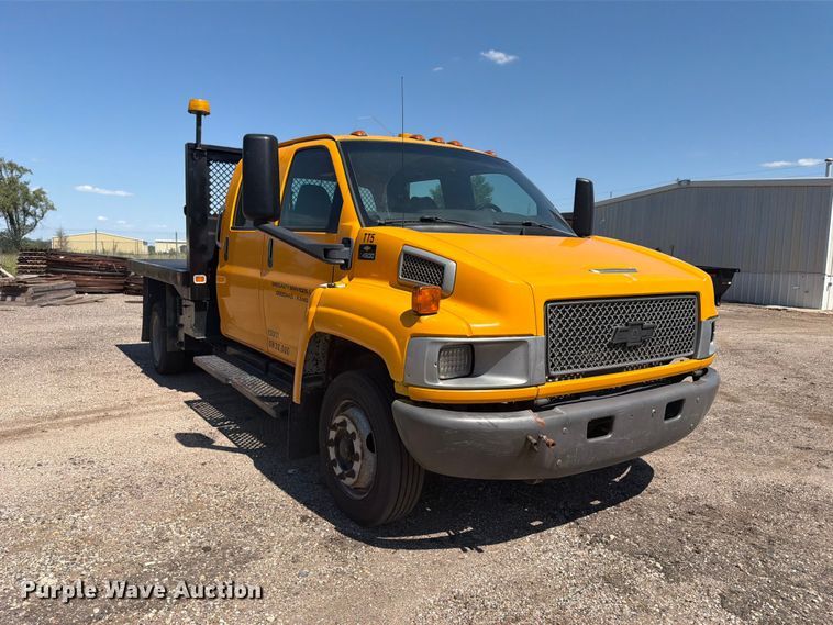 image for item NJ9043 2007 Chevrolet C4500 Crew Cab dump flatbed truck