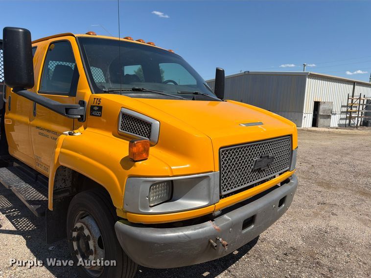 image for item NJ9043 2007 Chevrolet C4500 Crew Cab dump flatbed truck