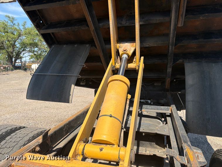 image for item NJ9043 2007 Chevrolet C4500 Crew Cab dump flatbed truck
