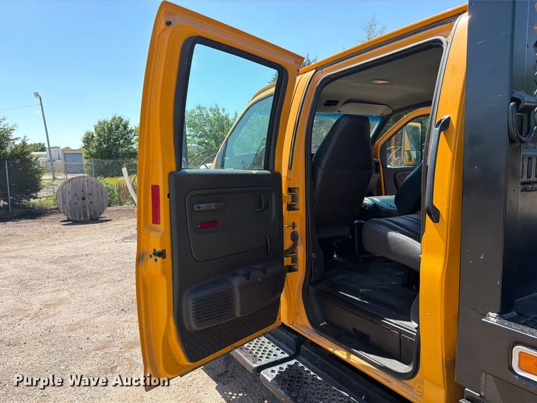 image for item NJ9043 2007 Chevrolet C4500 Crew Cab dump flatbed truck