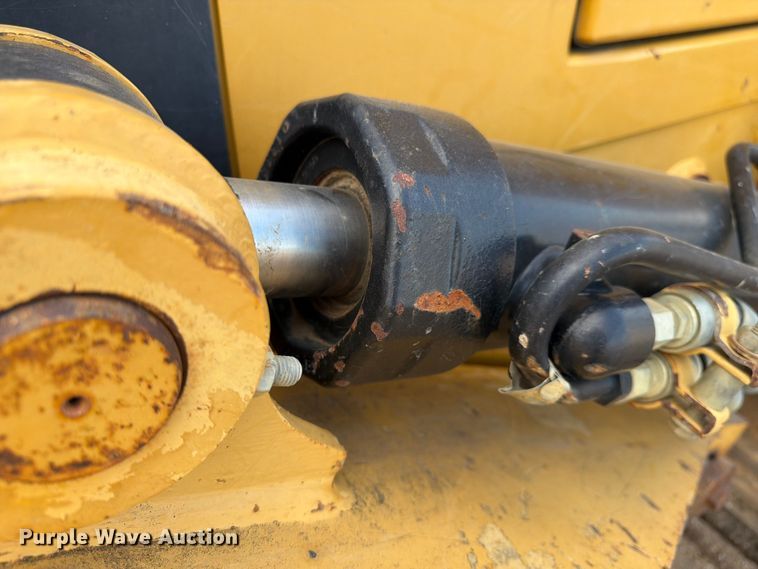 image for item NJ9047 2008 Caterpillar 953D dozer