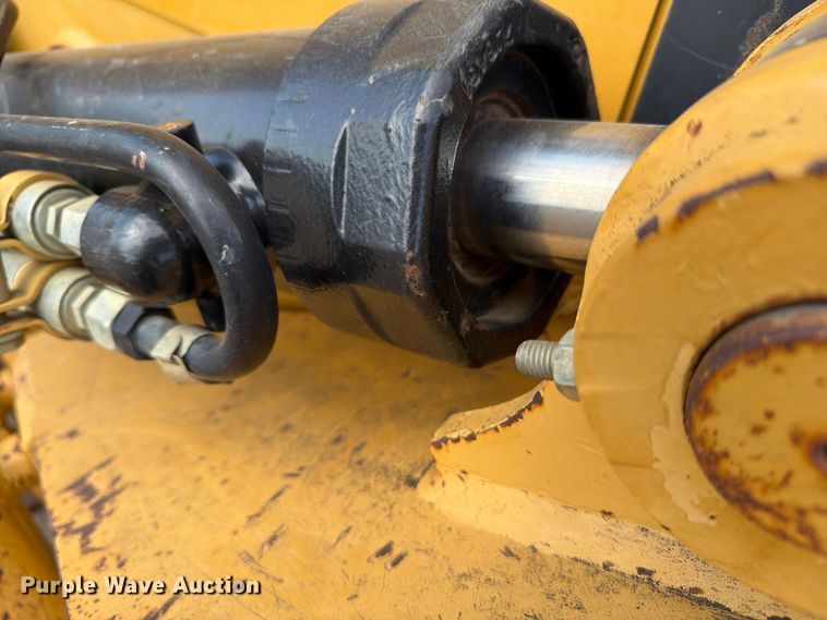 image for item NJ9047 2008 Caterpillar 953D dozer
