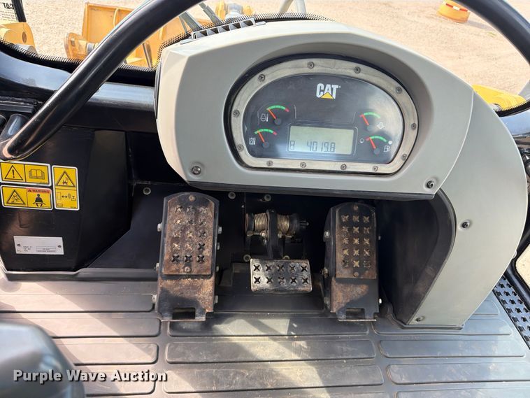 image for item NJ9047 2008 Caterpillar 953D dozer