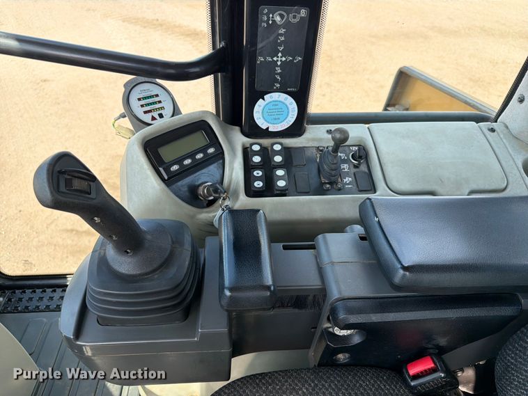 image for item NJ9047 2008 Caterpillar 953D dozer