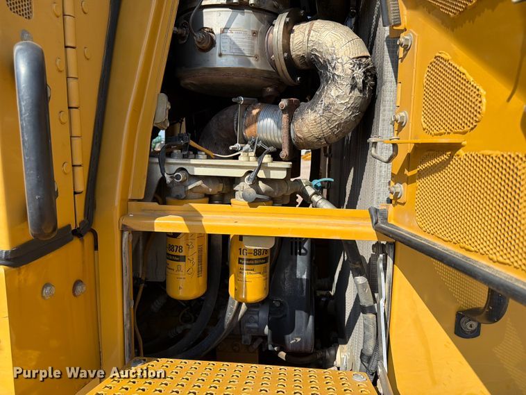 image for item NJ9047 2008 Caterpillar 953D dozer
