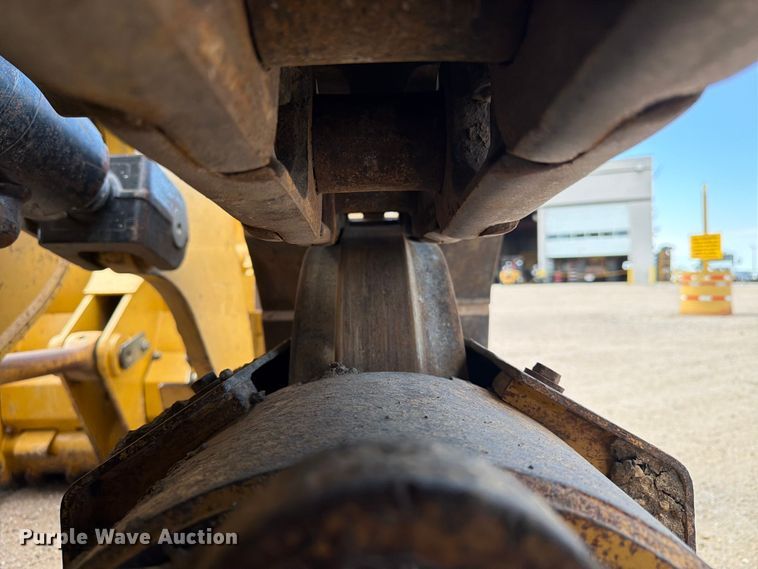 image for item NJ9047 2008 Caterpillar 953D dozer