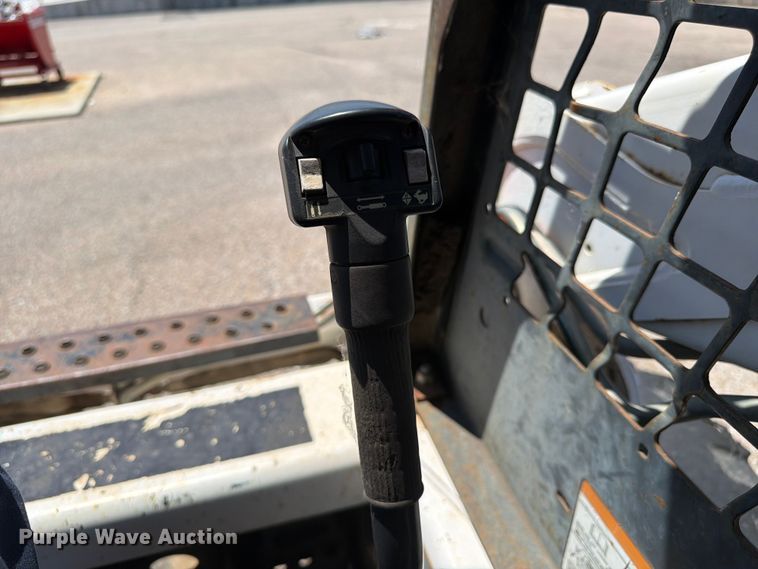 image for item NJ9060 2006 Bobcat S175 skid steer loader