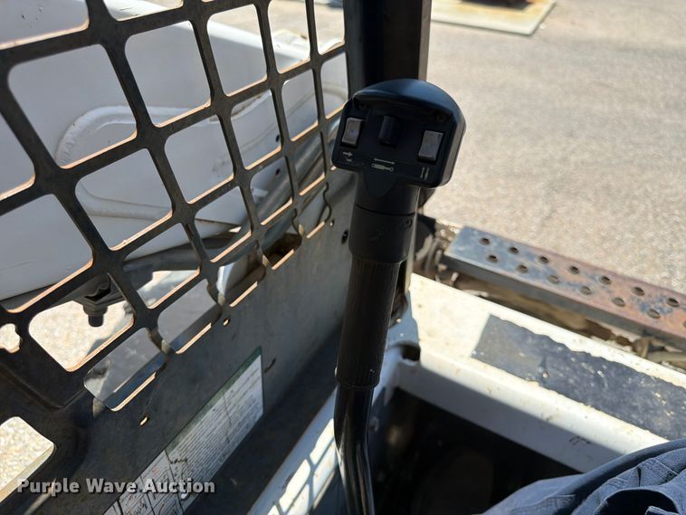 image for item NJ9060 2006 Bobcat S175 skid steer loader