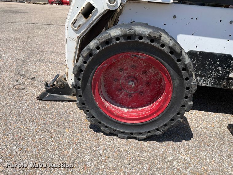 image for item NJ9060 2006 Bobcat S175 skid steer loader