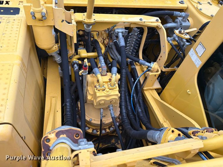 image for item NJ9067 2012 Komatsu PC360LC-10 excavator