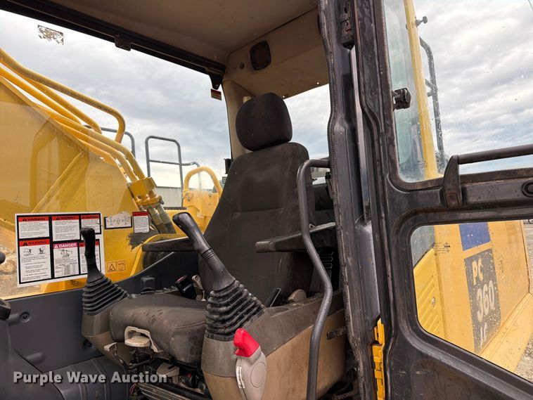 image for item NJ9067 2012 Komatsu PC360LC-10 excavator