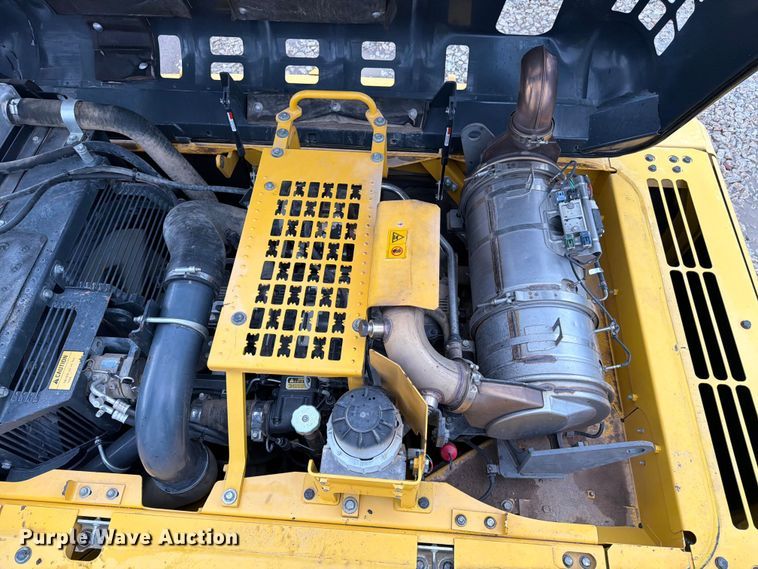 image for item NJ9067 2012 Komatsu PC360LC-10 excavator