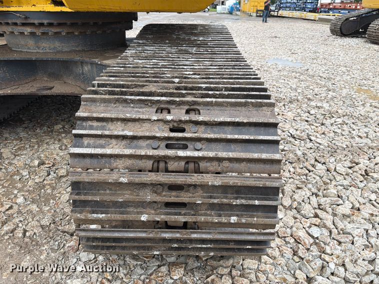 image for item NJ9067 2012 Komatsu PC360LC-10 excavator