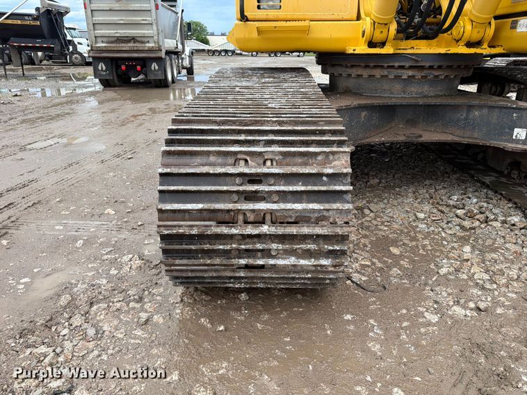image for item NJ9067 2012 Komatsu PC360LC-10 excavator