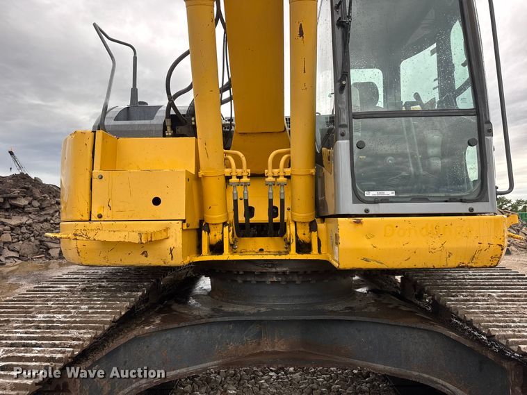 image for item NJ9068 2010 Komatsu PC308USLC-3E0 excavator