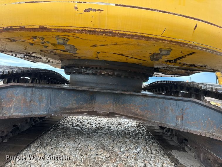 image for item NJ9068 2010 Komatsu PC308USLC-3E0 excavator