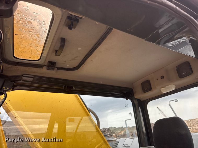 image for item NJ9068 2010 Komatsu PC308USLC-3E0 excavator