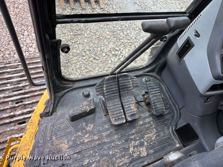 image for item NJ9068 2010 Komatsu PC308USLC-3E0 excavator