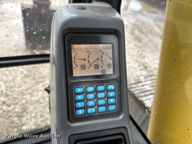image for item NJ9068 2010 Komatsu PC308USLC-3E0 excavator