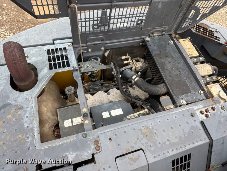 image for item NJ9068 2010 Komatsu PC308USLC-3E0 excavator