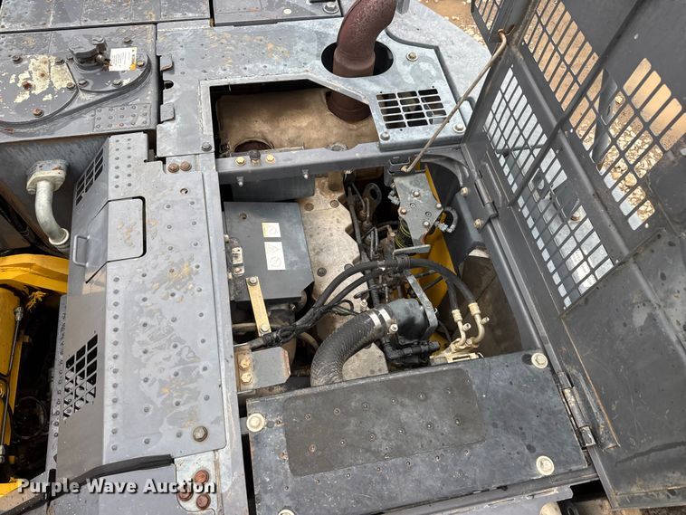 image for item NJ9068 2010 Komatsu PC308USLC-3E0 excavator