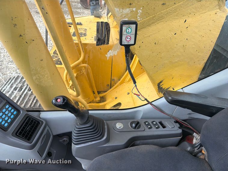 image for item NJ9069 2008 Komatsu PC308USLC-3E0 excavator