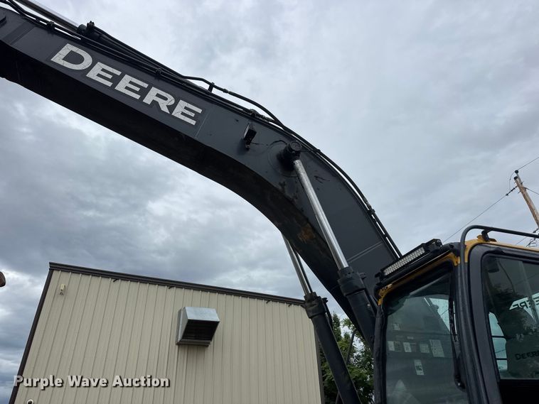 image for item NJ9070 2012 John Deere 350G LC excavator