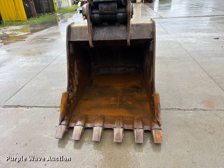image for item NJ9070 2012 John Deere 350G LC excavator