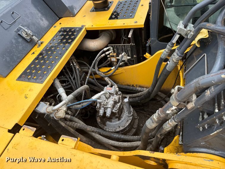 image for item NJ9070 2012 John Deere 350G LC excavator