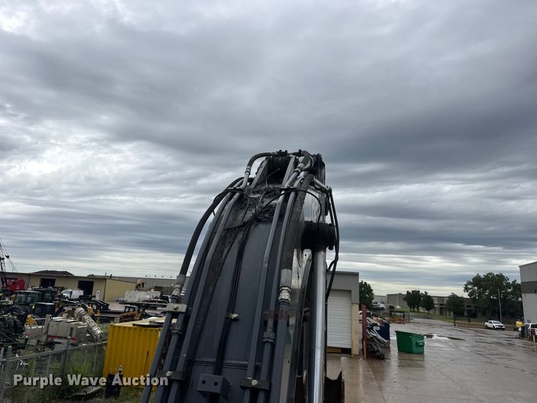 image for item NJ9070 2012 John Deere 350G LC excavator