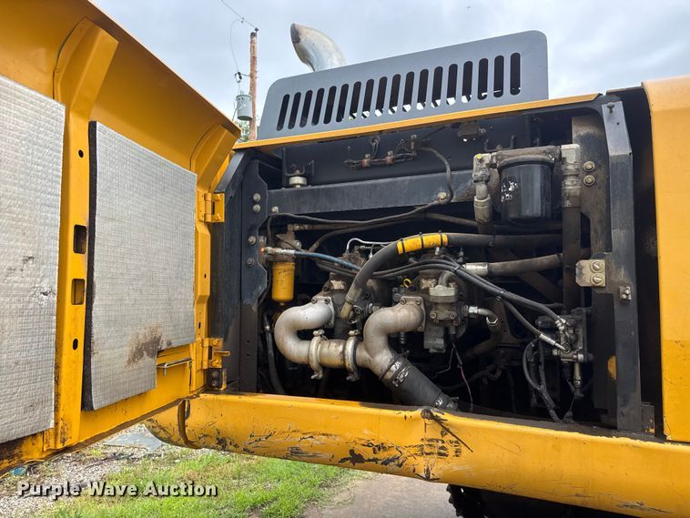 image for item NJ9070 2012 John Deere 350G LC excavator