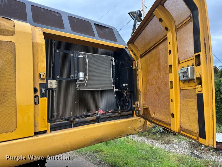 image for item NJ9070 2012 John Deere 350G LC excavator