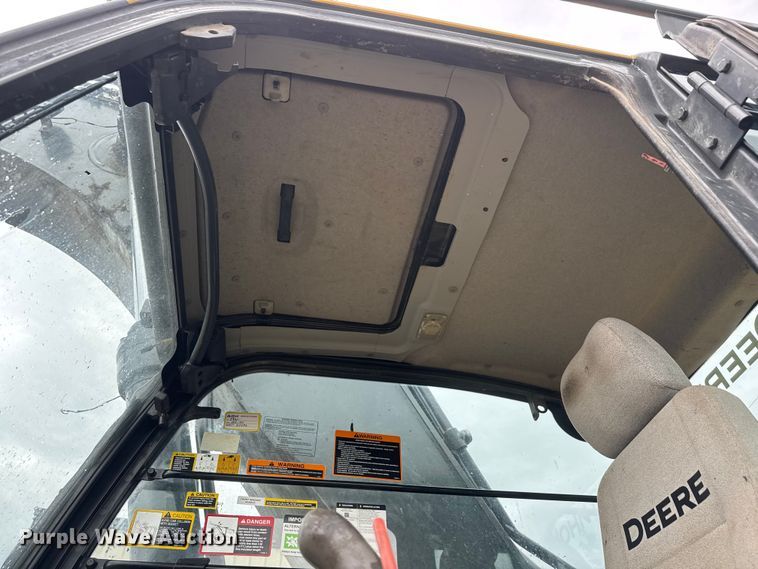 image for item NJ9070 2012 John Deere 350G LC excavator
