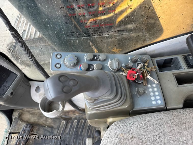 image for item NJ9070 2012 John Deere 350G LC excavator