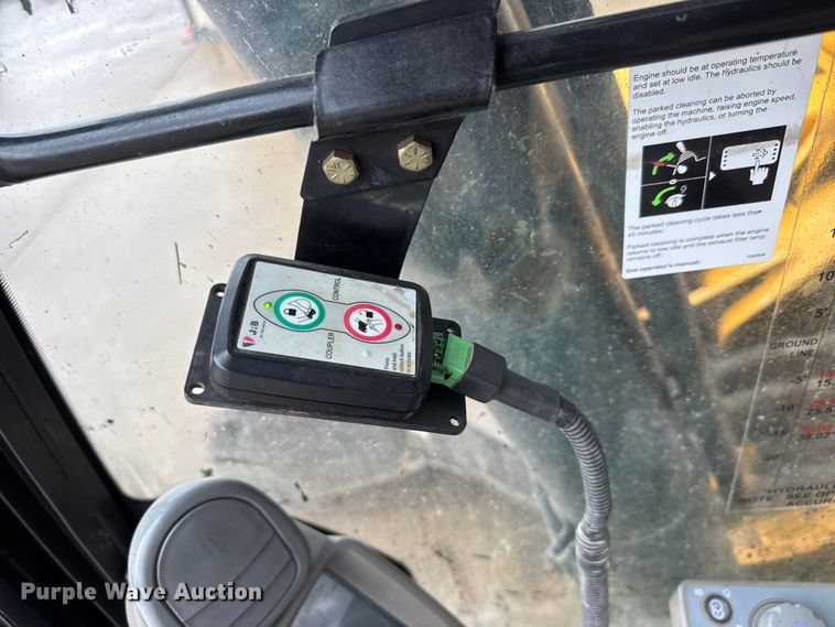 image for item NJ9070 2012 John Deere 350G LC excavator