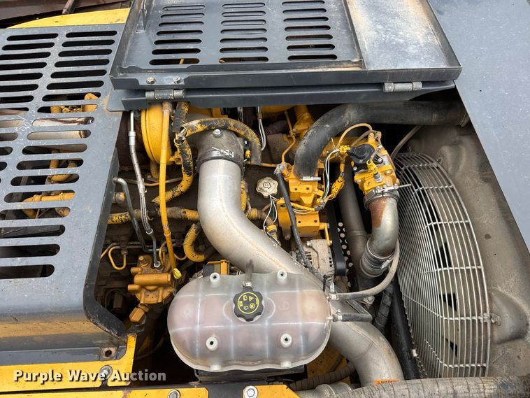 image for item NJ9070 2012 John Deere 350G LC excavator