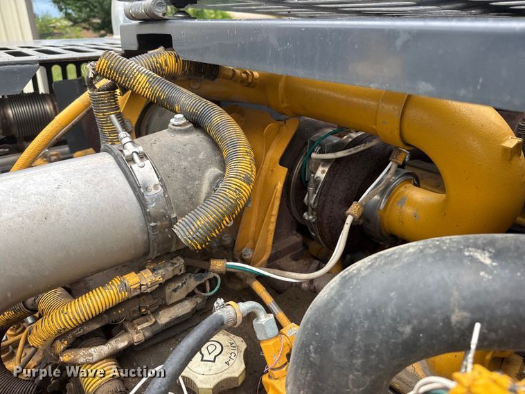 image for item NJ9070 2012 John Deere 350G LC excavator
